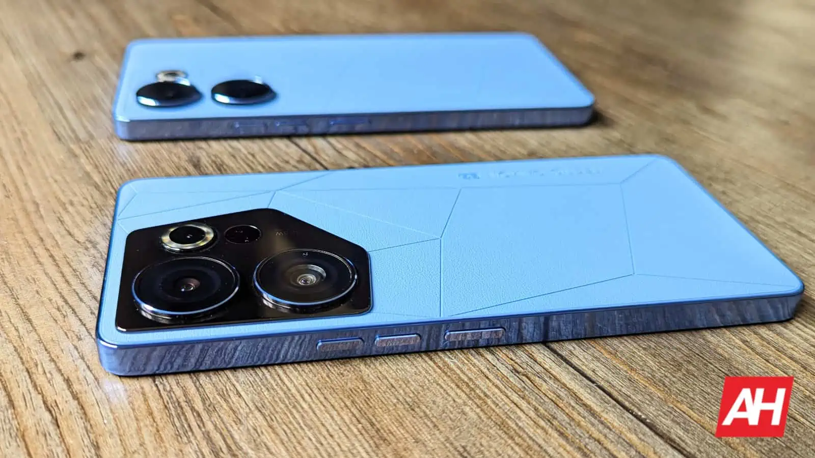 Camon 20 Pro contre Camon 20 Premier 8