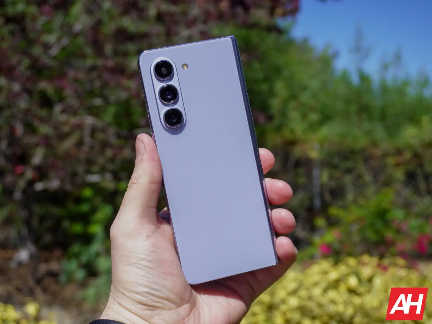 Samsung Galaxy Z Fold 5 heures du matin AH 16