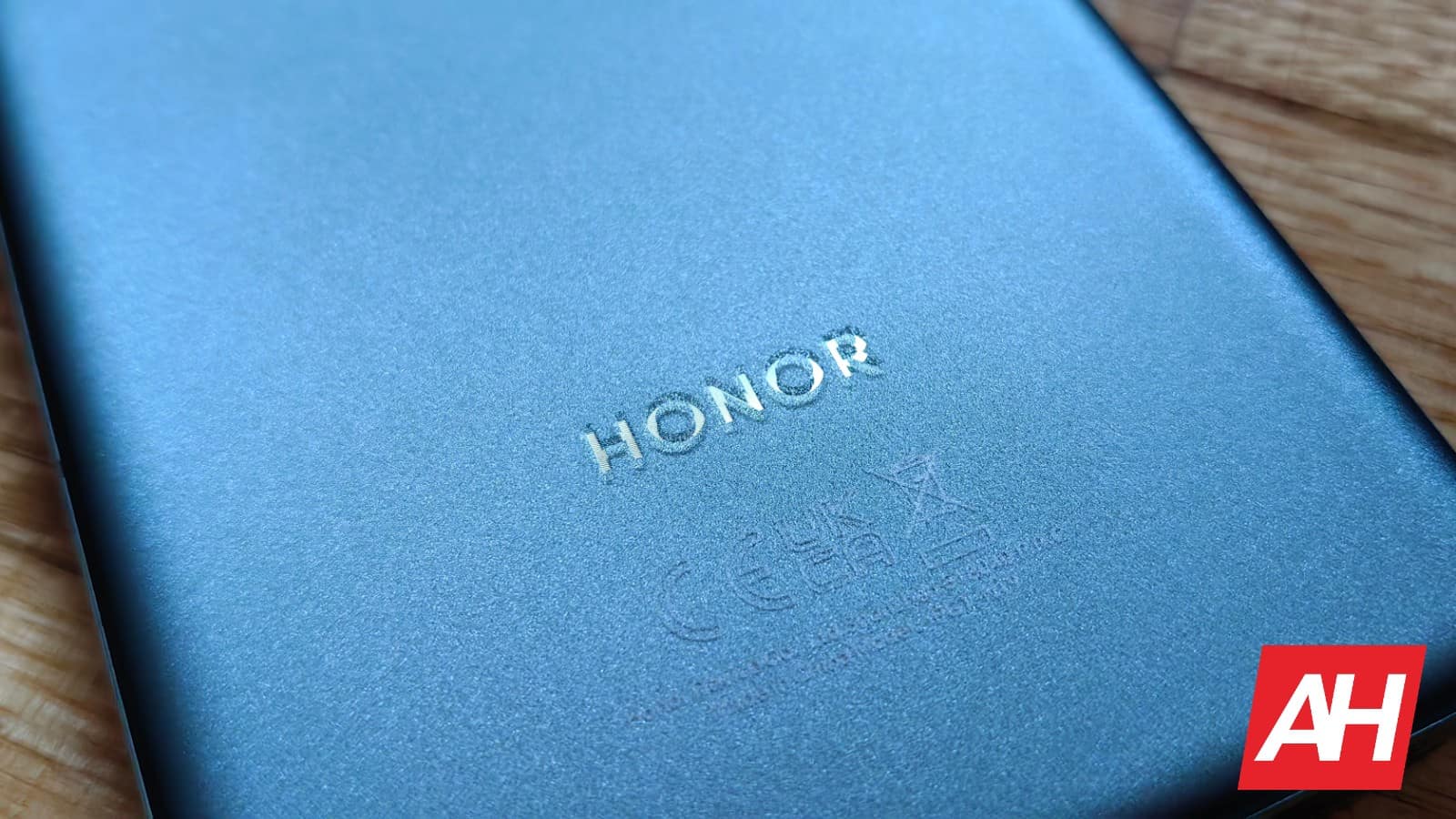 HONOR Magic6 Pro pose pour l'appareil photo dans une photo pratique