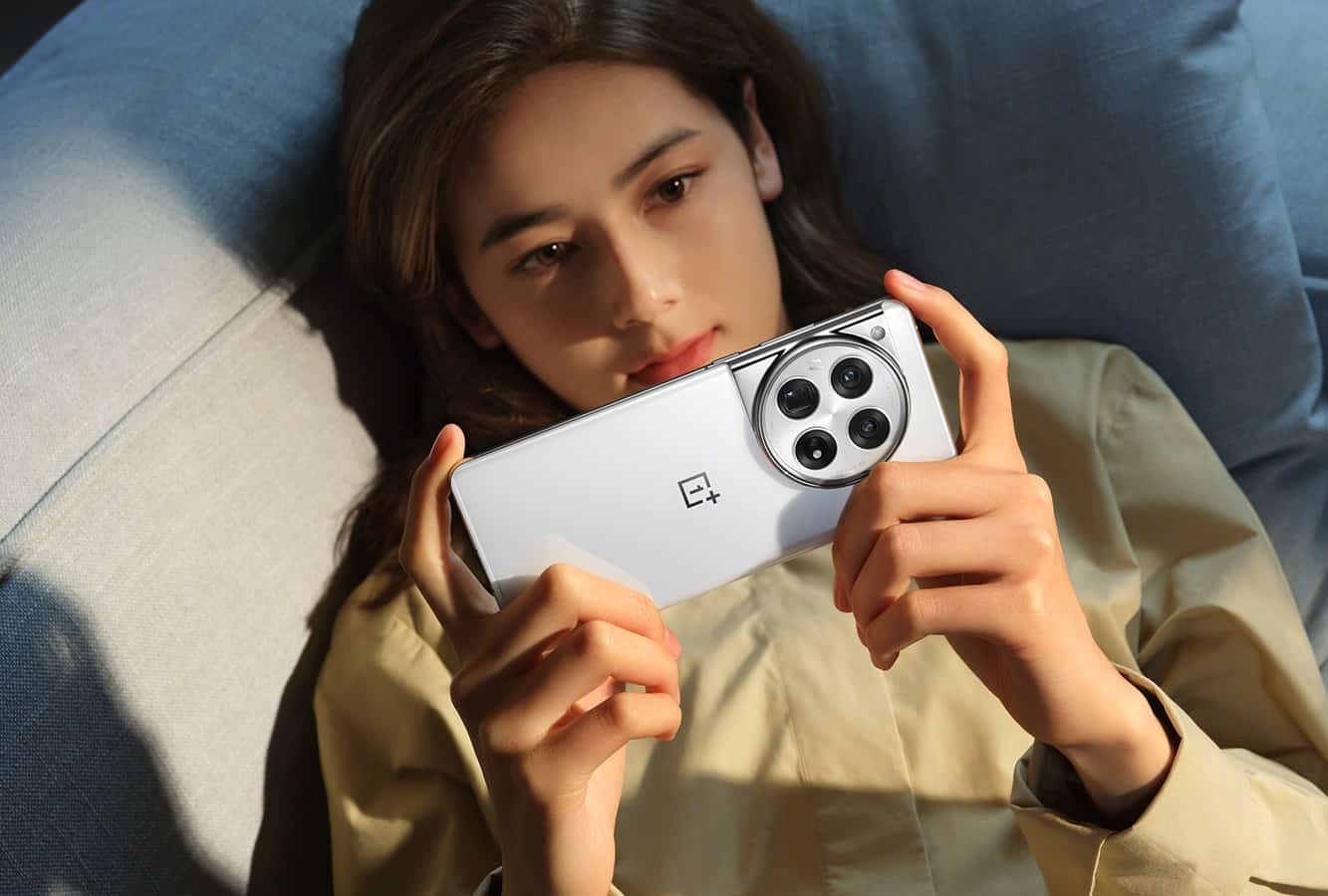 Image de style de vie officielle du OnePlus 12 1