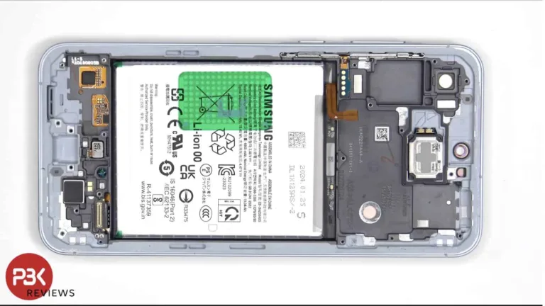 Le Galaxy A55 obtient un score de réparabilité élevé en démontage