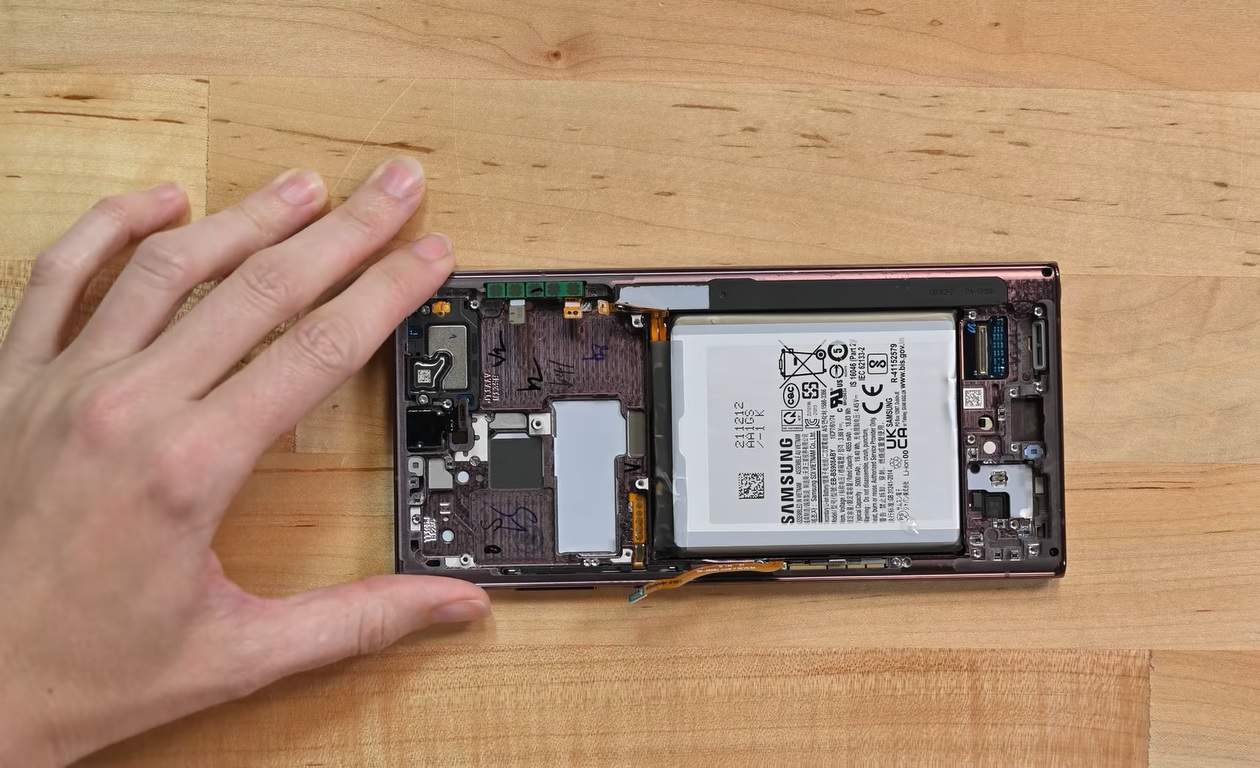 Samsung Care+ ajoutera le remplacement illimité de la batterie, avec ...