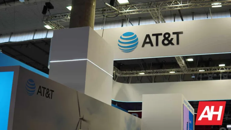 AT&T finalise son projet de lancement d'un service satellite vers smartphone
