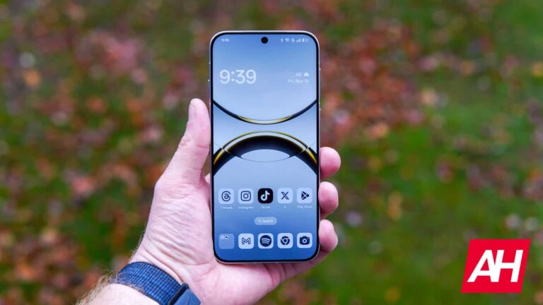 Oppo Find X8 Ultra abandonnera également un écran courbe