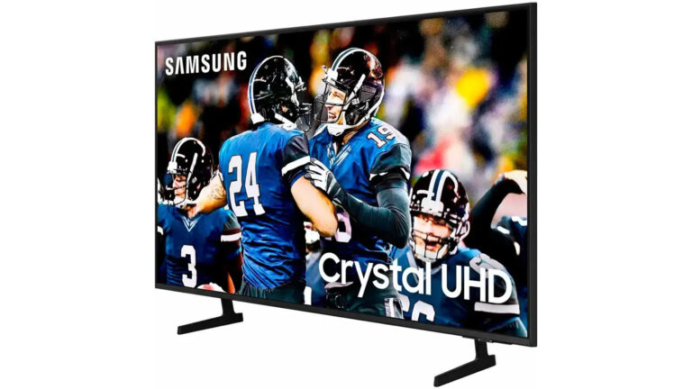 Le téléviseur intelligent 4K de 65 pouces de Samsung vient de s'écraser à 299 $ – c'est moins cher qu'un iPad