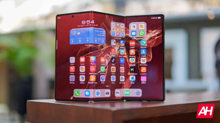 Samsung confirme son premier smartphone à trois volets – et il arrive cette année