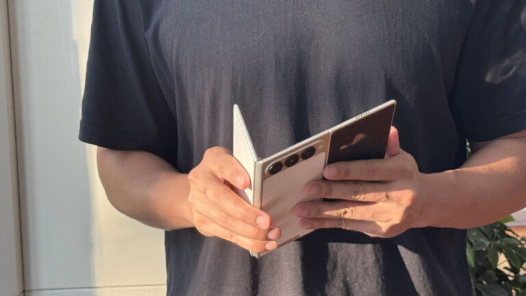 Tecno essaie de voler le tonnerre de Samsung en montrant un concept à trois volets