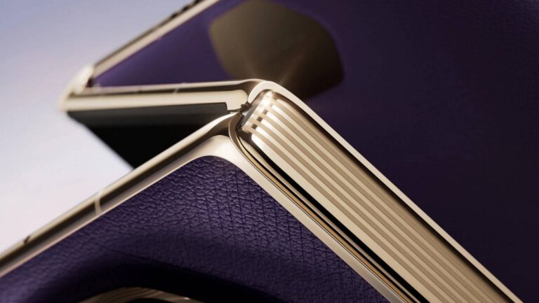 Le téléphone tripolaire de Samsung est en «étape finale» de développement et arrive «cette année»