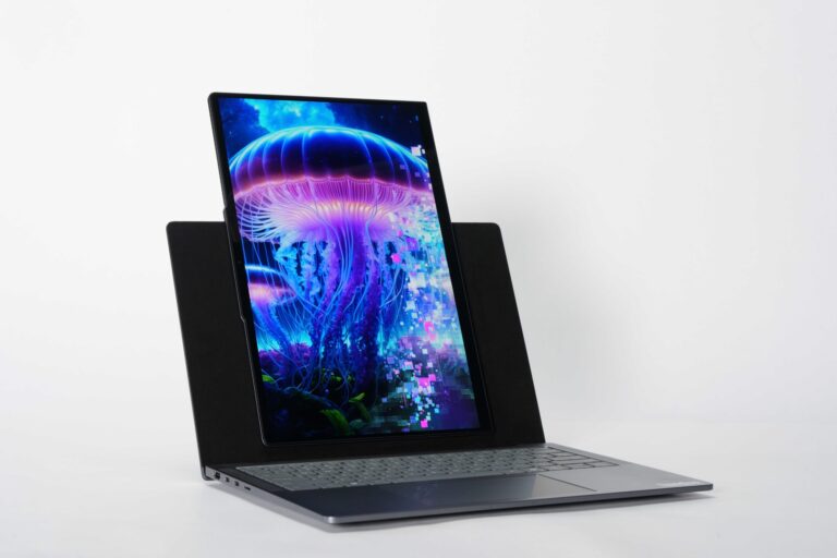 Lenovo vient de dévoiler un concept d'ordinateur portable avec un affichage rotatif