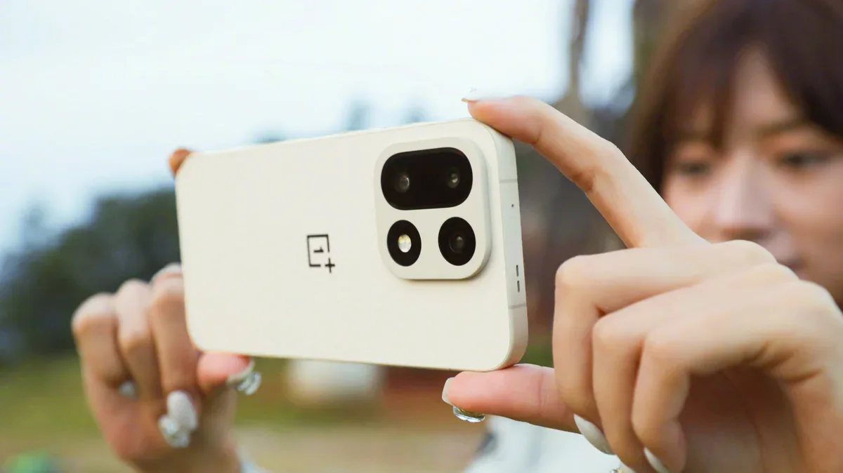 Image officielle du OnePlus 15 99