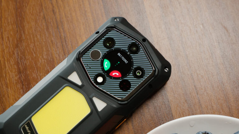 La série entière Ulefone Armor 29 a deux écrans AMOLED et une batterie de la taille d'une banque d'alimentation