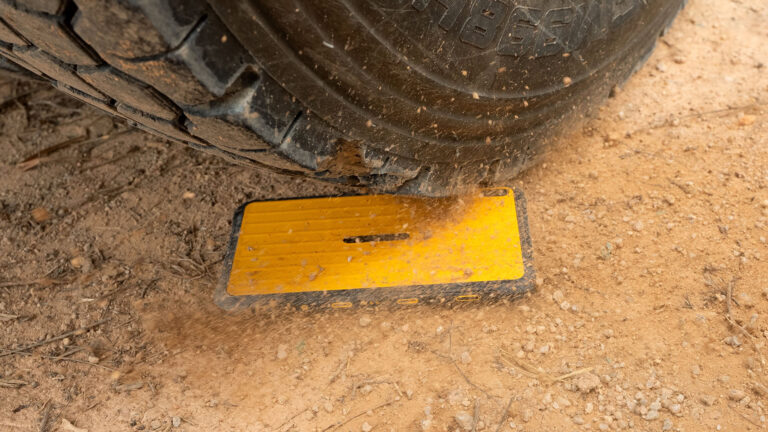 Ulefone RugKing Pad Pro contre un camion de 16 000 kg – Oui, il a survécu