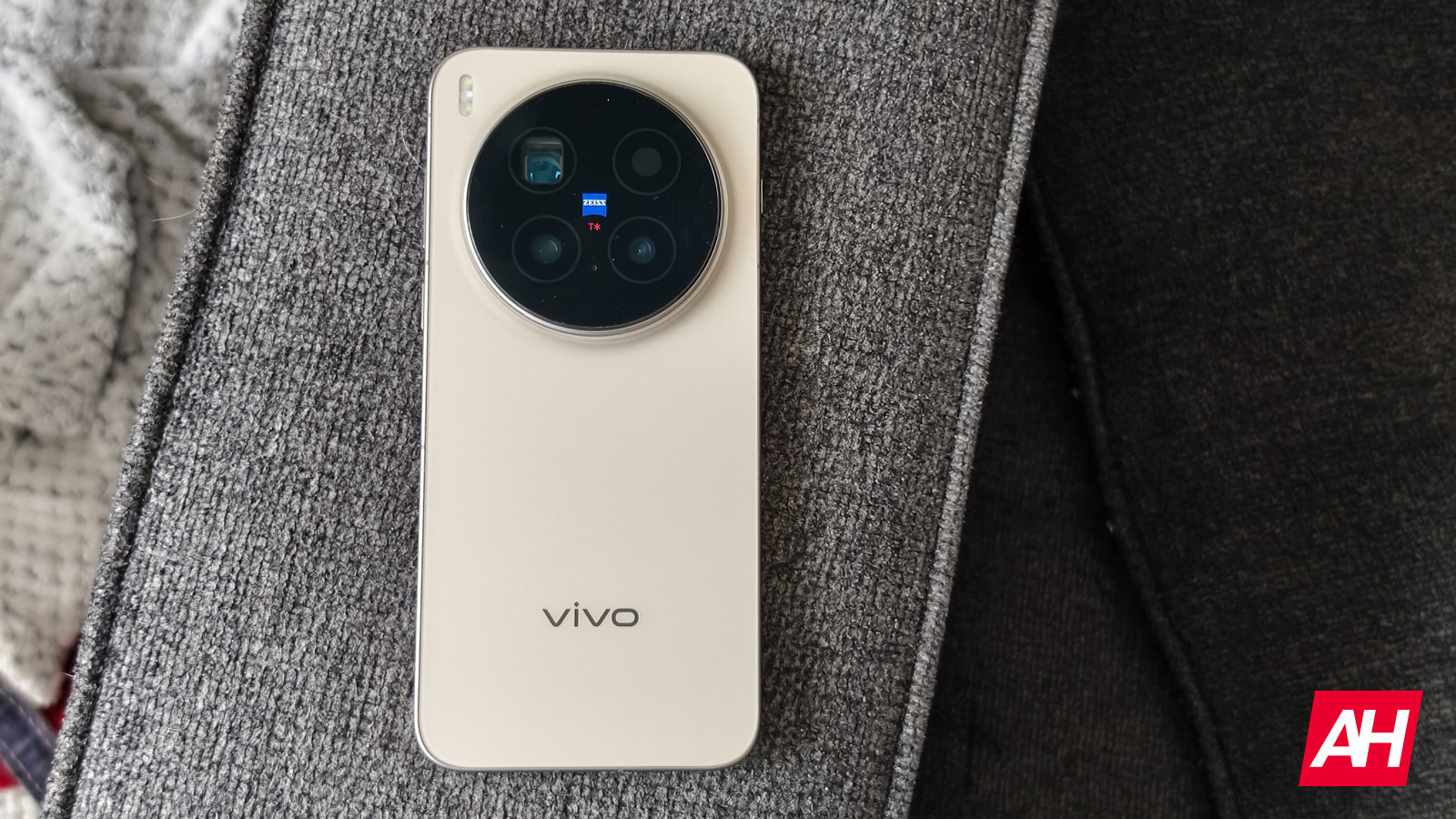 Le vivo X300 Ultra vient encore d'embarrasser Samsung - Android Actu