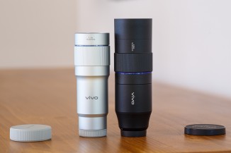 Le nouvel objectif 200 mm est beaucoup plus petit que le précédent