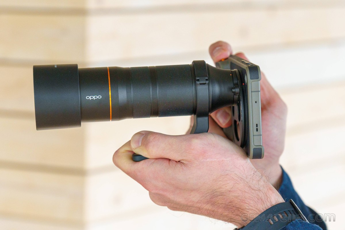 Oppo Find X9 Ultra et le kit de téléconvertisseur Hasselblad pratiques