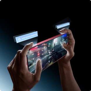 Le GT 50 Pro est doté de gâchettes d'épaule à double pression remappables