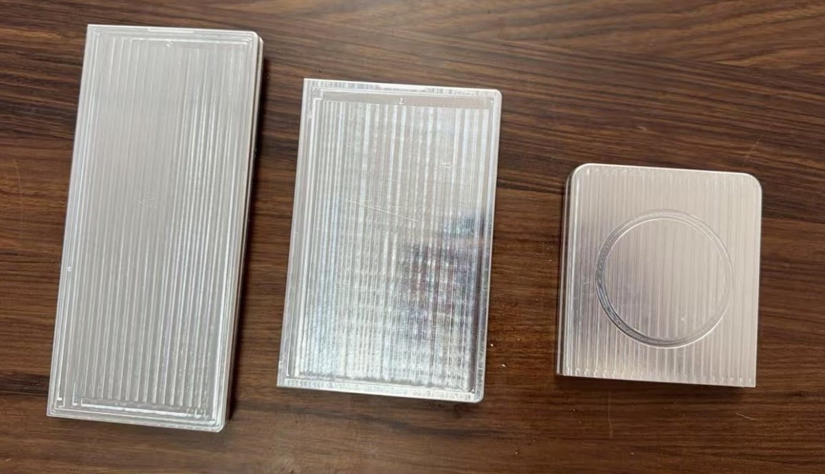 Surface des unités factices Samsung Galaxy Z Fold8, Z Fold8 Wide et Z Flip8