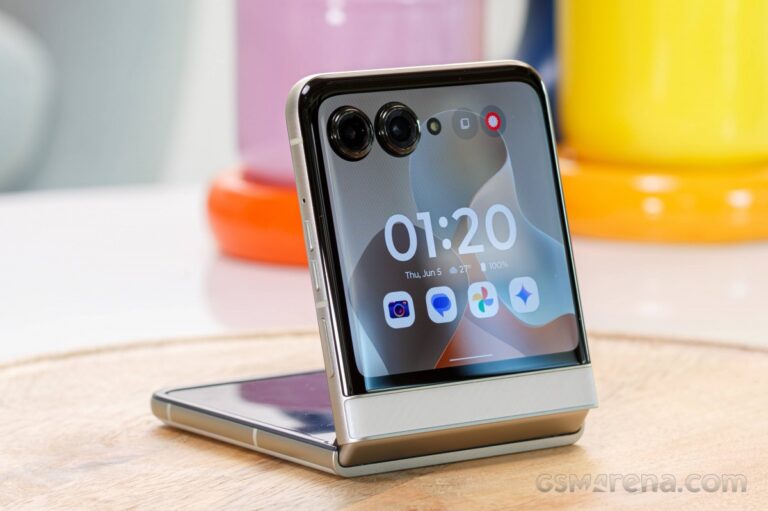 Fuite des couleurs du Motorola Razr 70