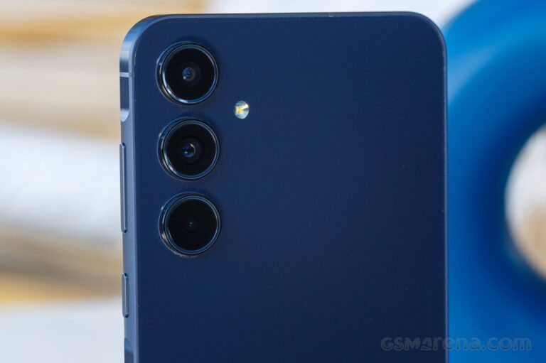 Les Samsung Galaxy A53 et Galaxy A55 reçoivent la mise à jour de sécurité d&rsquo;avril 2026