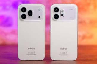 Le Honor 600 Pro (à droite) et le Honor 600