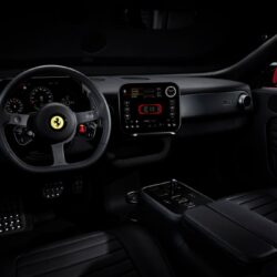La Ferrari Luce aura des écrans Samsung OLED avec des trous et un design empilé
