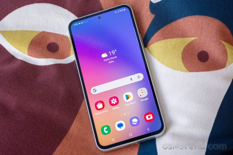 Le Samsung Galaxy A54 commence à recevoir les correctifs de sécurité de mai 2026 avant ses frères et sœurs phares