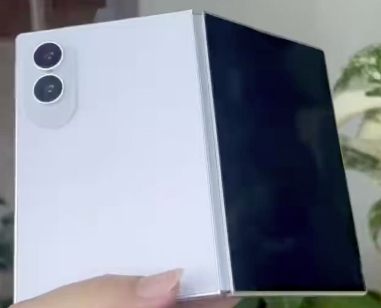 Le mannequin Samsung Galaxy Z Fold Wide apparaît dans une vidéo pratique
