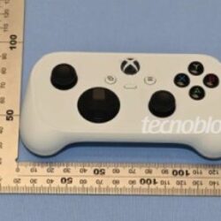 Une paire de manettes Xbox à venir apparaît dans les listes
