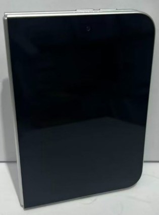 De nouvelles images de l&rsquo;unité factice de l&rsquo;Apple iPhone Ultra nous donnent notre meilleur aperçu à ce jour