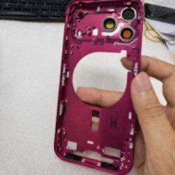 Le cadre en aluminium de l&rsquo;iPhone 18 Pro Max fuit en trois couleurs
