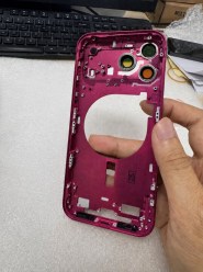 Le cadre en aluminium de l&rsquo;iPhone 18 Pro Max fuit en trois couleurs