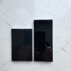 Les unités factices des Samsung Galaxy Z Fold8 et Fold8 Ultra apparaissent dans les photos de comparaison côte à côte