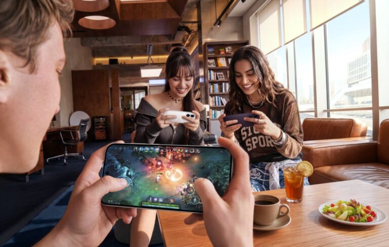 Oppo Reno16 et 16 Pro arrivent dans le monde entier avec des modifications de spécifications