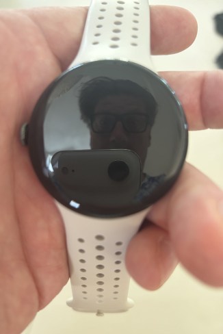 Fuite du prototype de la Pixel Watch 5 (crédit : Randy Pitchford)
