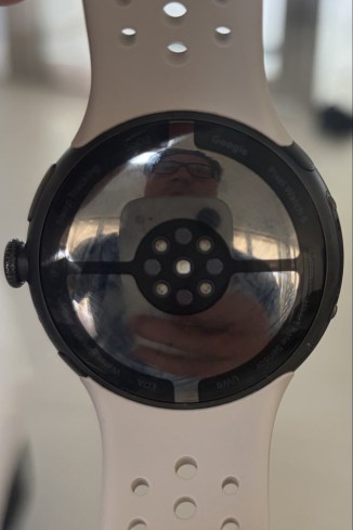 Fuite du prototype de la Pixel Watch 5 (crédit : Randy Pitchford)