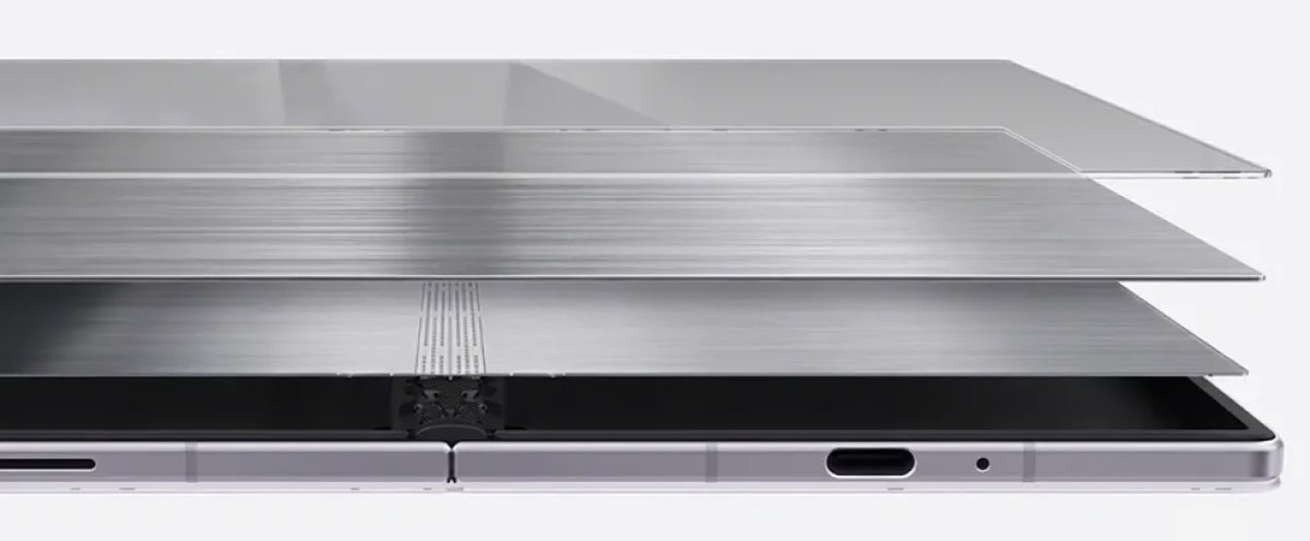 Plus de rendu de surface du Galaxy Z Fold8 (large) avant Unpacked