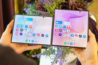 Samsung Galaxy Z Fold8 (à gauche) et Galaxy Z Fold8 Ultra