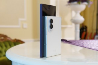 Le Z Fold8 mesure 9,7 mm d'épaisseur, le Z Fold8 Ultra est plus fin à 8,9 mm
