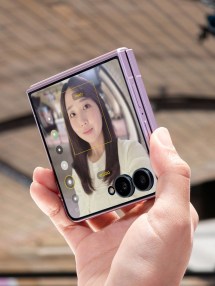 SamsungGalaxy Z Flip8
