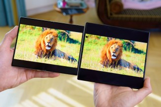 Regarder des vidéos sur les écrans principaux des Galaxy Z Fold8 et Z Fold8 Ultra