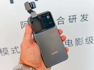 Honorer le téléphone robot