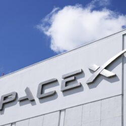SpaceX vise à pénétrer le marché américain des télécommunications et à défier AT&T, T-Mobile et Verizon