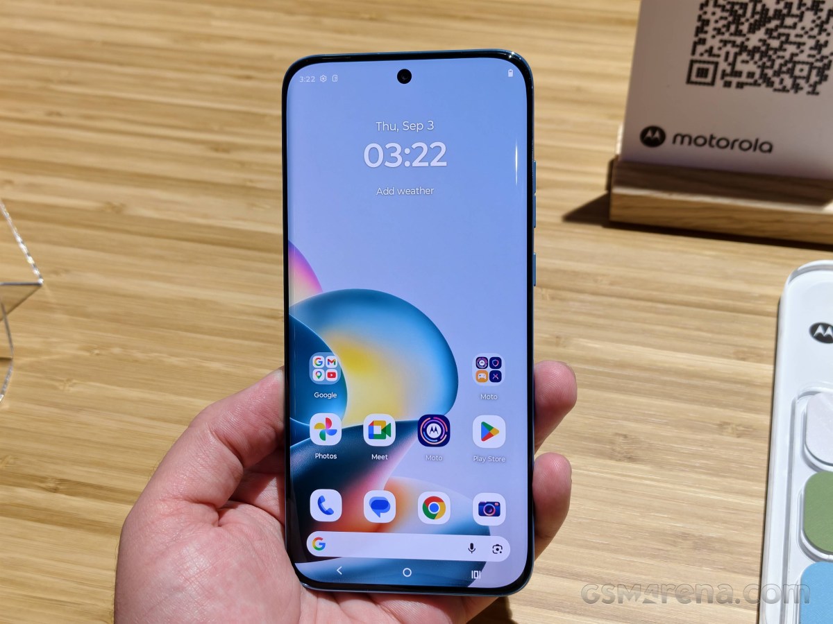   Motorola Edge 70 Plus, Razr 70 avec cristaux, Watch Ultra pratique