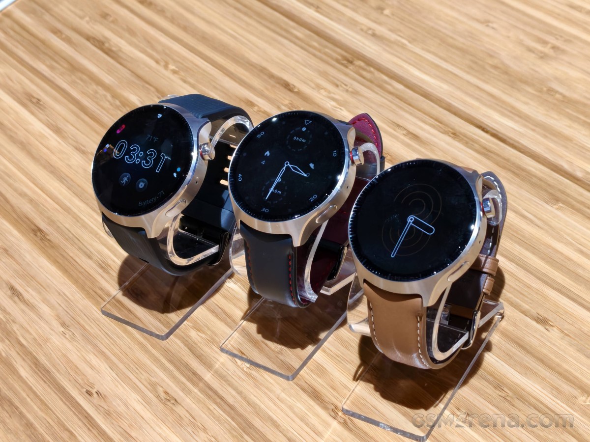   Motorola Edge 70 Plus, Razr 70 avec cristaux, Watch Ultra pratique