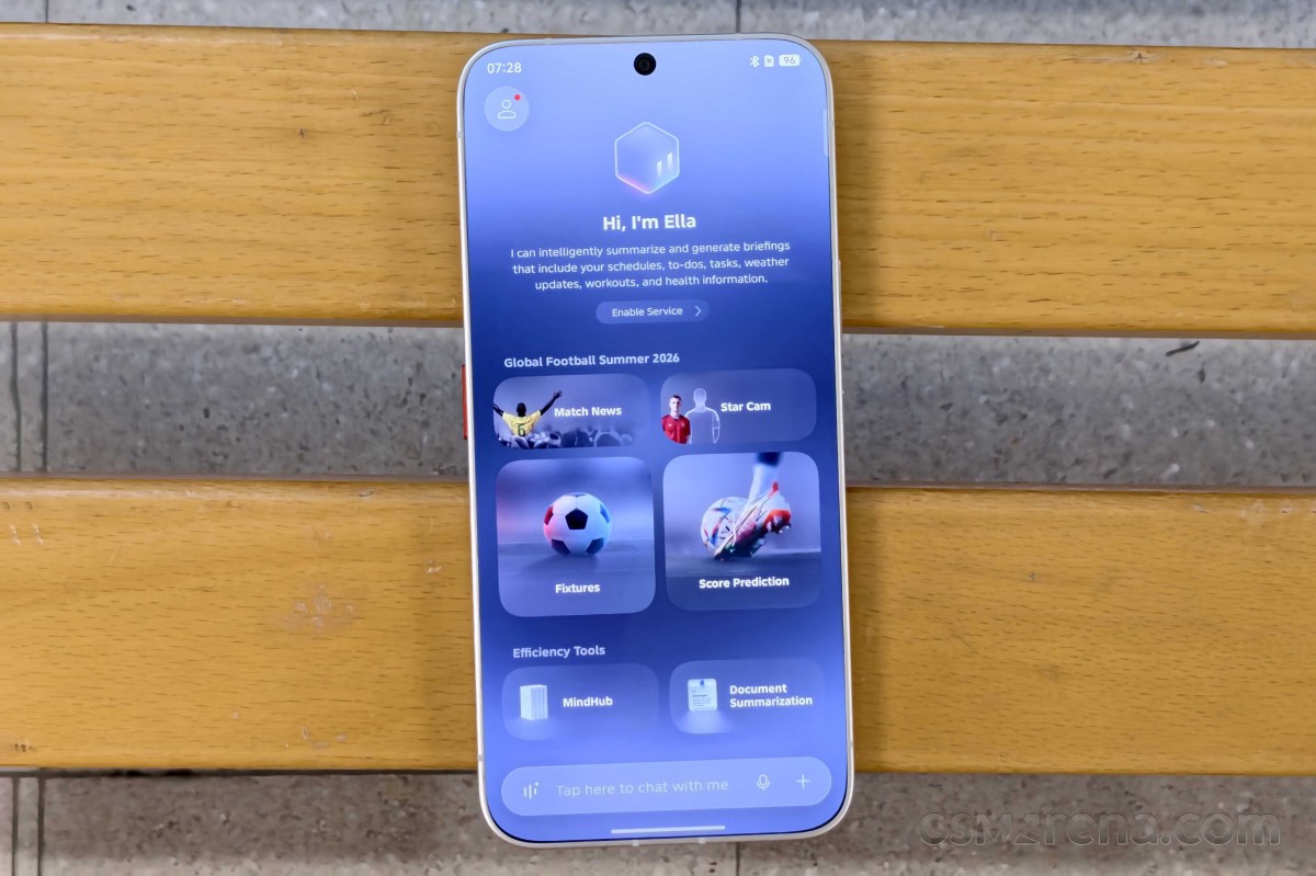 Le concept de téléphone Tecno sans lunette en pratique