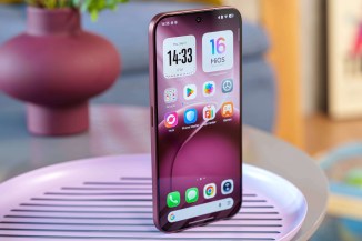 Le téléphone dans une couleur d’anticipation pour l’iPhone 18