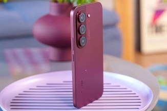 Le téléphone dans une couleur d’anticipation pour l’iPhone 18
