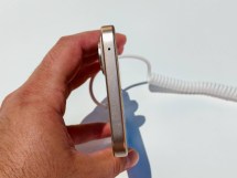Le curseur NxtPaper se trouve sous la bascule du volume et la touche d'alimentation (qui est également le lecteur d'empreintes digitales)
