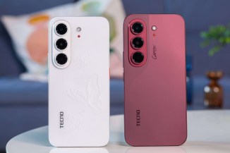 Le téléphone concept à côté de son homonyme, le Camon Slim 5G