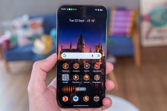 Le Realme 16 Pro Harry Potter Edition en main